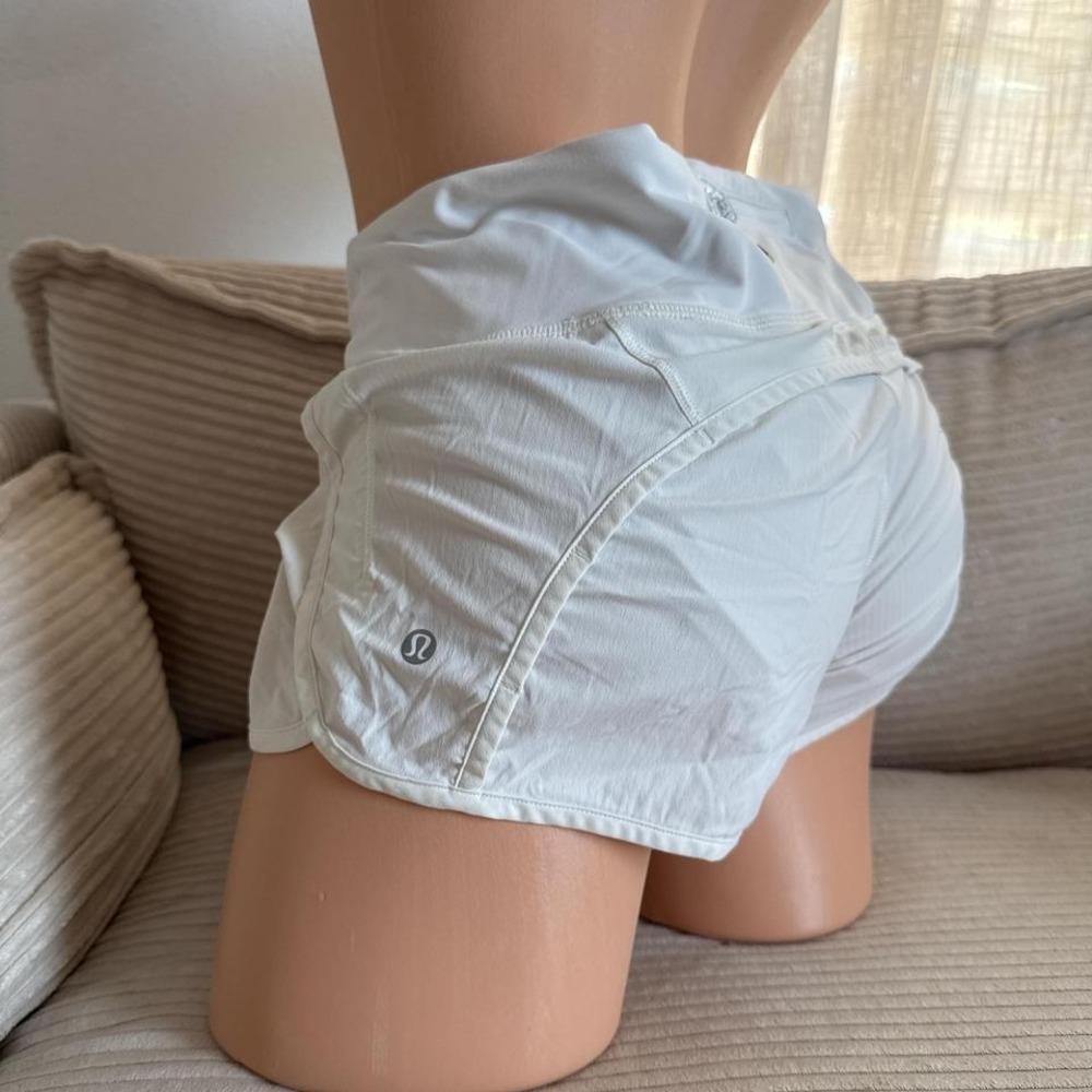 Lululemon speed up white low rise lined shorts